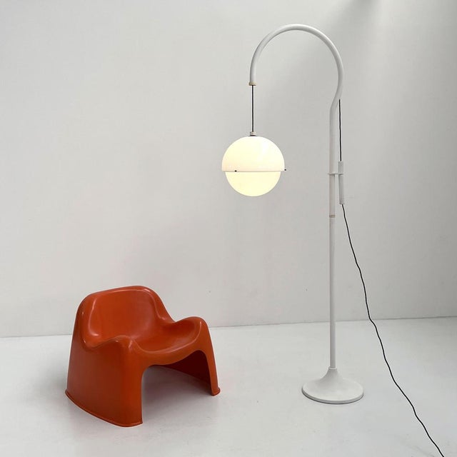Model 4055 Floor Lamp attributed to Luigi Bandini Shop for Kartell, 1960s For Sale - Image 5 of 12