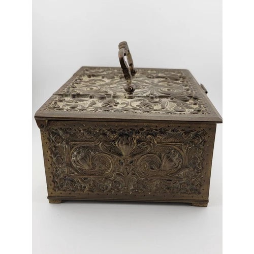 Victorian Rare Gourgeous Antique Victorian Renaissance 1880 German Heavy Brass Repousse Jewelry Casket/ Trinket For Sale - Image 3 of 12