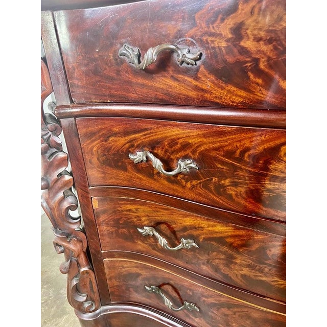 19th Century English Marble-Top Commode in Feathered Mahogany For Sale In Los Angeles - Image 6 of 17