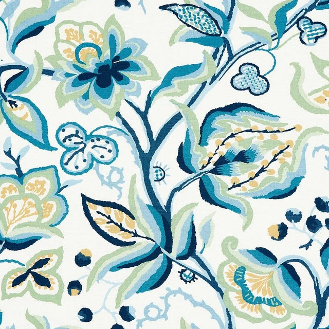 Schumacher Alexandra Vine Linen Fabric in Navy & Leaf For Sale In Charlotte - Image 6 of 6