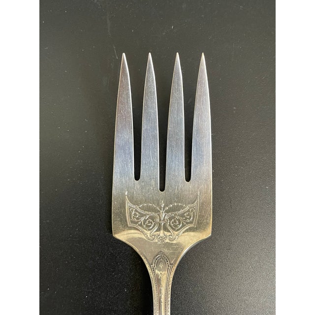Community Community Plate Hampton Court Silverplate 1926 Tomato Server & Cold Meat Serving Fork For Sale - Image 4 of 7