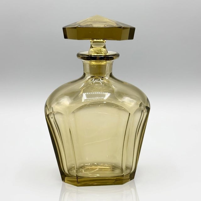 Modern Mid-Century Modern Amber Glass Decanter and Six Liqueur Glasses, 1950s, Set of 7 For Sale - Image 3 of 17