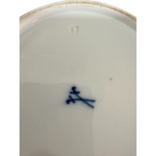 Antique Meissen Hand Painted Bird & Butterfly Porcelain Trumpet Vase 9.5" For Sale - Image 11 of 16