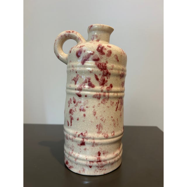 Pink Vintage Mohawk R-4 Cranberry Spongeware Stoneware Jug – Mid-Century Advertising Liquor Bottle With Original Cork For Sale - Image 8 of 10