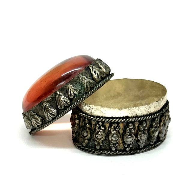 Exquisite Elliptical Hand-Crafted Silver & Carnelian Trinket Box, Circa Early 1900s For Sale - Image 4 of 11