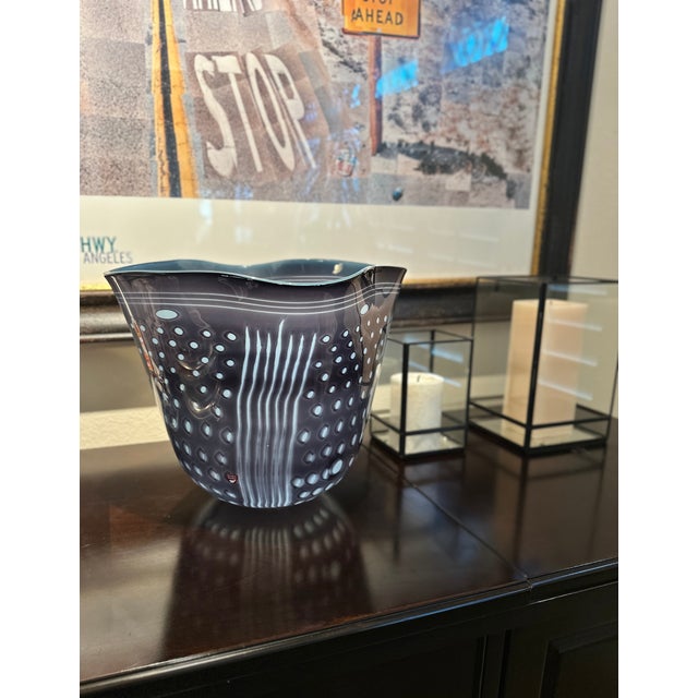 1990s Large Signed 1993 Gunnar Cyrén for Orrefors Cobalt Blue Handkerchief Art Glass Centerpiece Bowl For Sale - Image 5 of 15