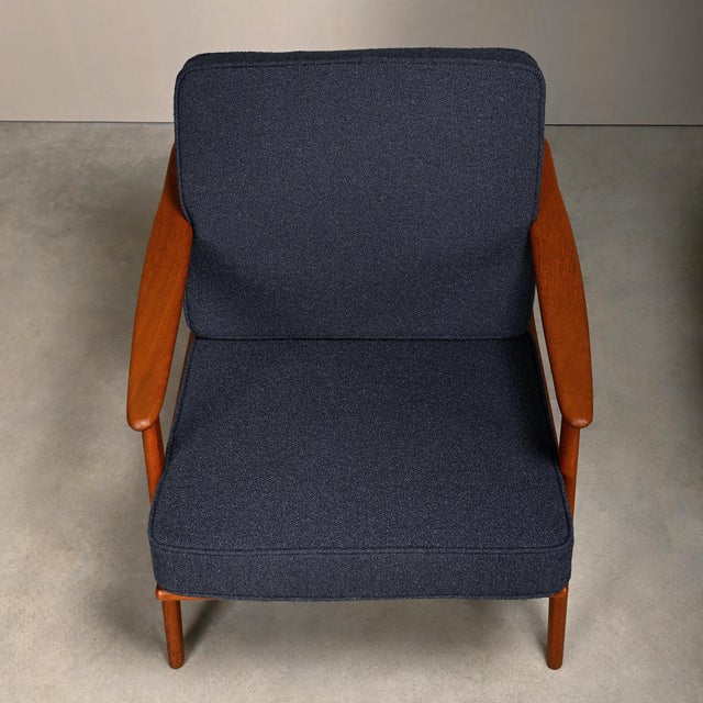 Scandinavian Modern Lounge Chairs in Teak and Dark Blue Bouclé Fabric, 1960s, Set of 2 For Sale - Image 6 of 18