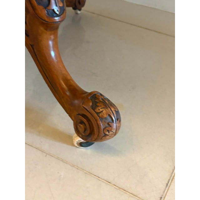 Antique Victorian Six-Seater Oval Tilt-Top Centre Dining Table in Burr Walnut, 1860 For Sale - Image 12 of 17