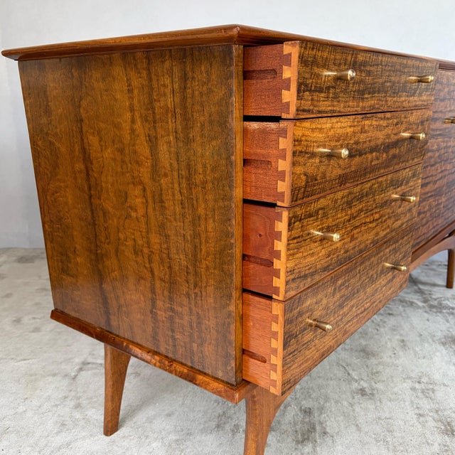 Figured Walnut Sideboard by Alfred Cox, 1960s For Sale - Image 9 of 16