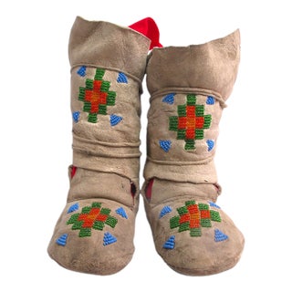 Native American Children's Beaded Suede Leather Moccasins Boots For Sale