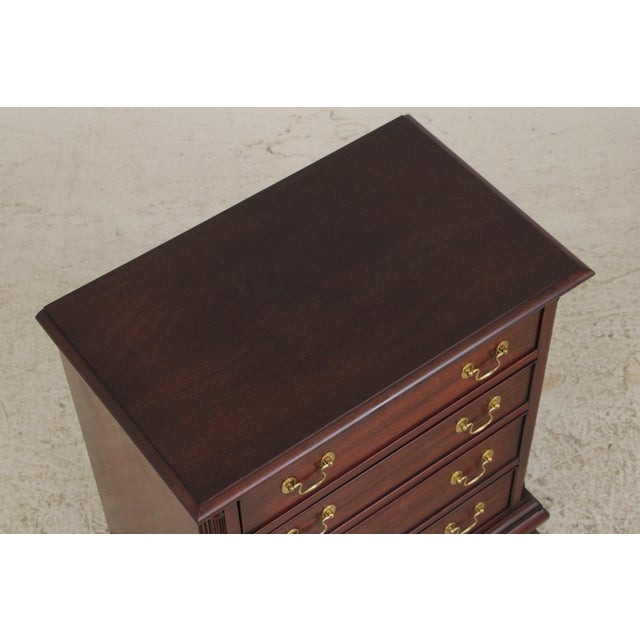 Brown Pair Henkel Harris no.116 Mahogany Nightstands For Sale - Image 8 of 14