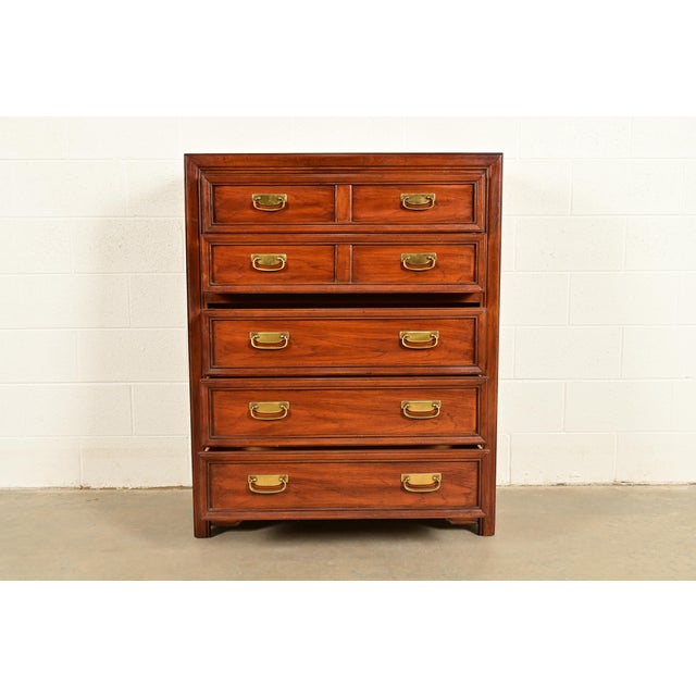 1970s Thomasville Mid-Century Modern Hollywood Regency Campaign Walnut Highboy Dresser, 1970s For Sale - Image 5 of 17