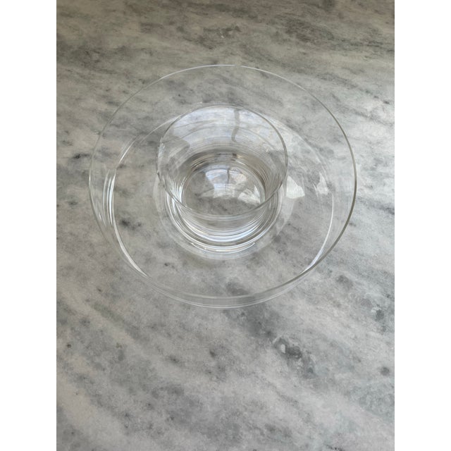 Elevate your entertaining with this elegant and minimalist design glass chip and dip set.