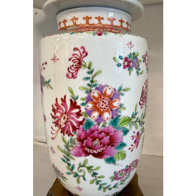 Mid 20th Century Mid 20th Century Chinoiserie Floral Porcelain Table Lamp With Bronze Base For Sale - Image 5 of 6