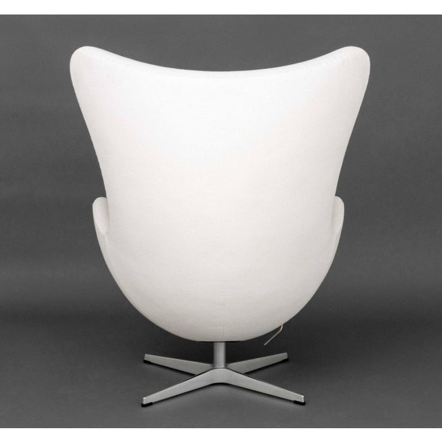 Fritz Hansen White Upholstered Egg Chair For Sale In New York - Image 6 of 7
