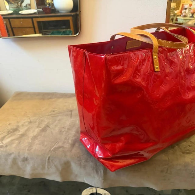 1999 Louis Vuitton Red Vernis Patent Leather Reade Gm Huge Tote-Bag For Sale - Image 14 of 16