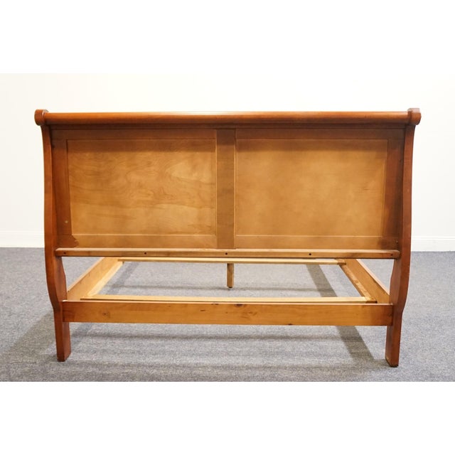 Wood Collezione Europa Traditional Queen Size Sleigh Bed With Diamond Bookmatched Veneer - Cherry Finish For Sale - Image 7 of 8