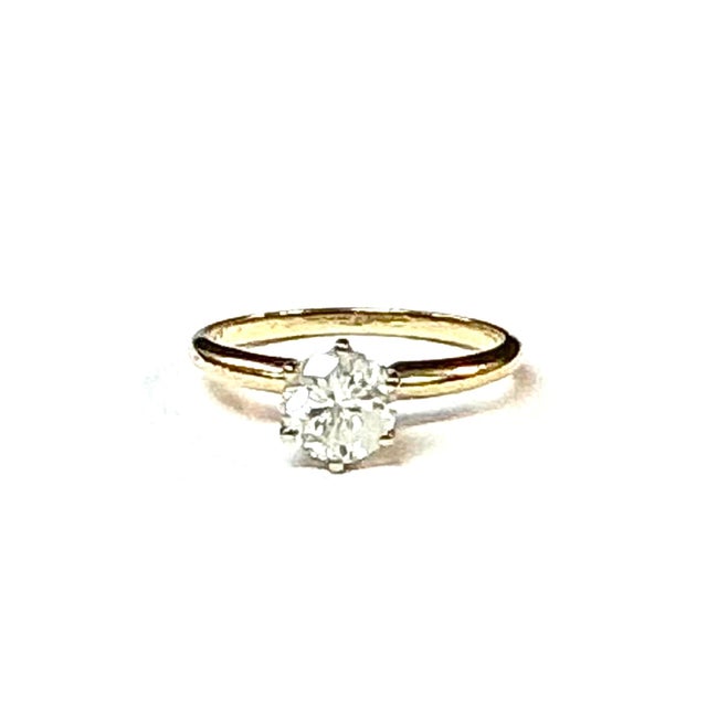 Vintage One Carat Round Cut Diamond Solitaire Ring For Sale - Image 10 of 17