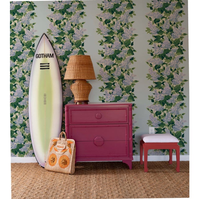 A classic floral embellished with a dash of whimsy. A state of mind, an estate of paradisiacal proportions where time...