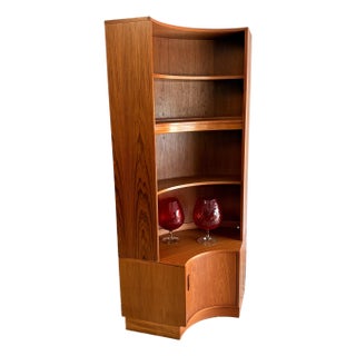 1970s Mid-Century G Plan Teak Corner Cabinet / Bookcase With Curved Door For Sale
