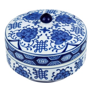 Late 20th Century Blue and White Porcelain Lidded Bowl With Hand-Painted Lotus and Endless Knot Decorative Motifs For Sale