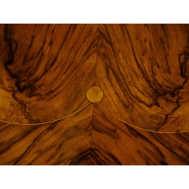 Biedermeier 19th Century Flamed Walnut Pedestal Table with Radiating Motif For Sale In Atlanta - Image 6 of 12