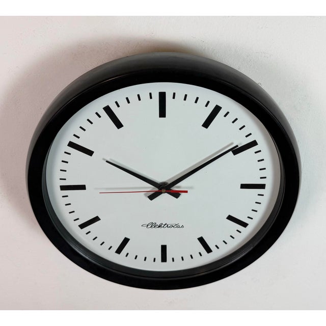 Industrial Bakelite Factory Wall Clock from Elektročas, 1990s For Sale - Image 4 of 18