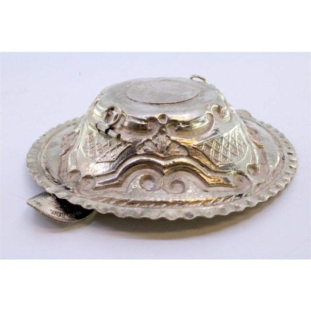 Embossed Silver Ashtray with Wavy Frieze and Central Thousand Reis Coin For Sale - Image 4 of 9