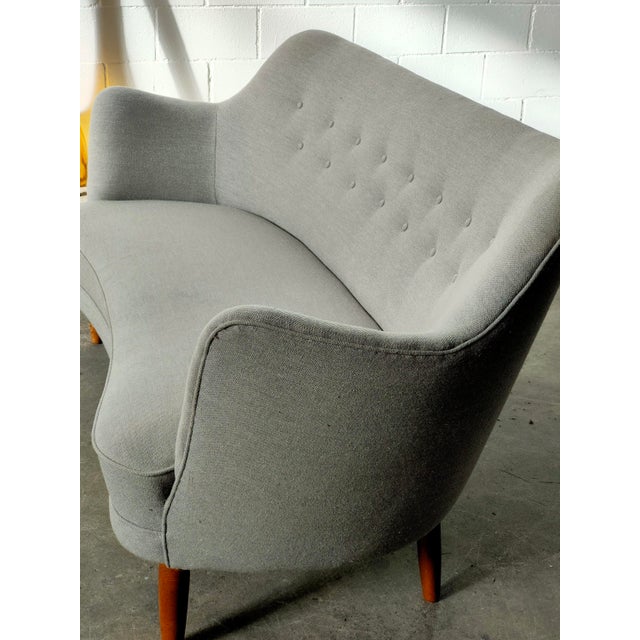 Mid-Century Modern Vintage Grey Fabric Sofa, 1970 For Sale - Image 3 of 12