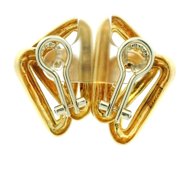 1980s 1980s Italian 18k Gold and Diamond Geometric Earrings, Pair For Sale - Image 5 of 10