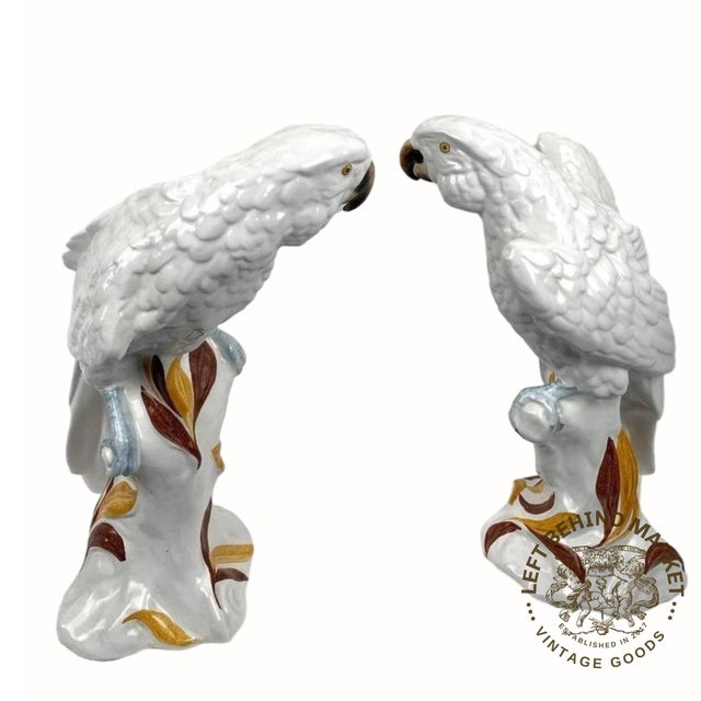 Art Deco Pair of 1980s Vintage Hand-Painted Porcelain Two Dove Birds Parrots Sculpture, Italy For Sale - Image 3 of 6