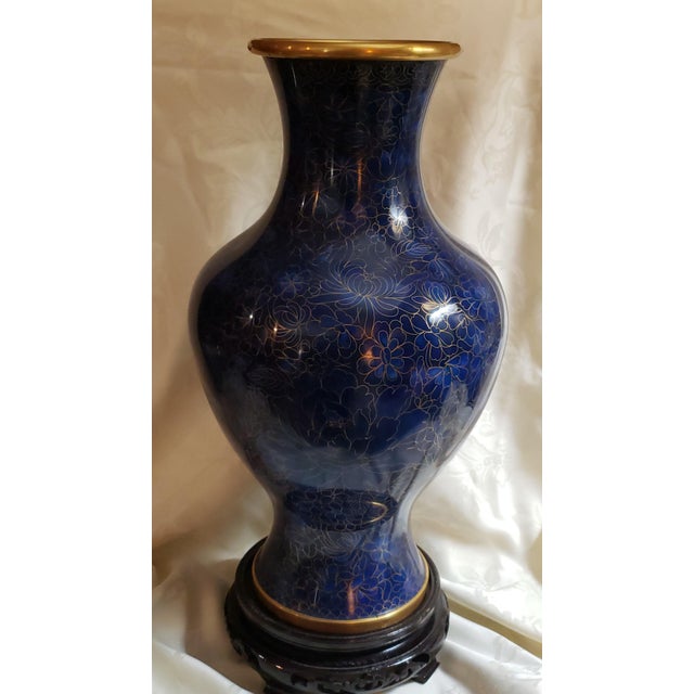 Mid-Century Modern Chinese Blue Cloisonne Floral Enameled Vase 20thC. For Sale - Image 3 of 7