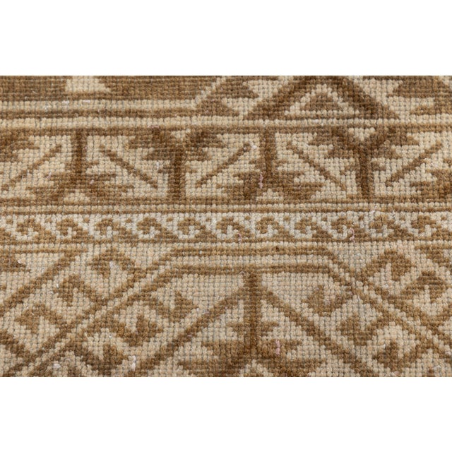 1940s Vintage Hand-Knotted Neutral Anatolian Tribal Runner Rug | Earthy Beige & Walnut Geometric For Sale - Image 5 of 9