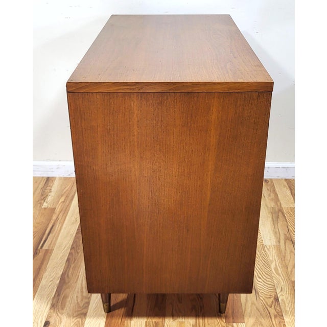Wood Vintage American Mid-Century Modern Dresser Bachelor Chest by John Stuart For Sale - Image 7 of 17
