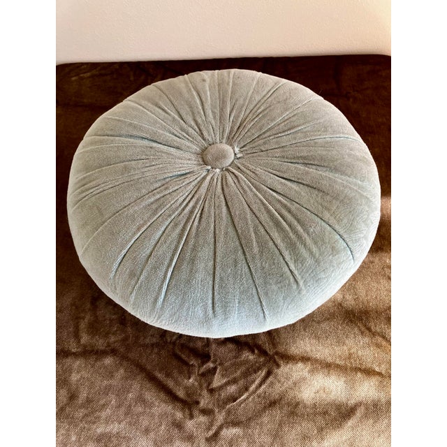 Vintage Hollywood Regency Pleated Sage Green Velvet Round Ottoman Featuring Elegant Cast Brass Cabriole Legs For Sale In Milwaukee - Image 6 of 14
