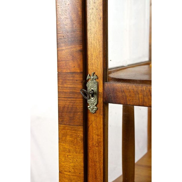 Mid 19th Century 19th Century Biedermeier Display Cabinet in Vitrine and Nutwood, Austria, 1840 For Sale - Image 5 of 17