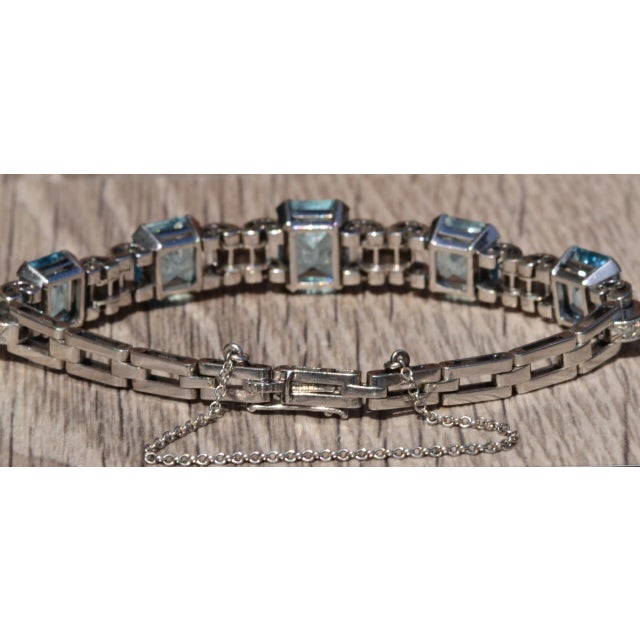 1920s The Bianca: Phenomenal Antique Santa Maria Aquamarine Bracelet in Platinum For Sale - Image 4 of 10