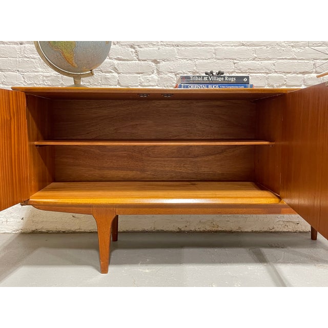 Mid Century Modern Teak Credenza / Media Stand, McIntosh Scotland, C. 1960's For Sale - Image 9 of 10
