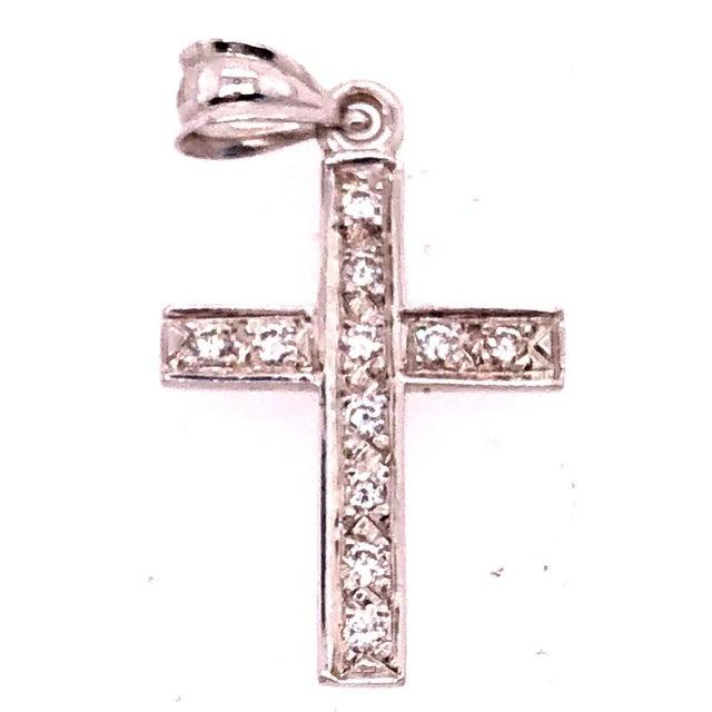 14 Karat White Gold and Diamond Religious / Crucifix Pendant For Sale In New York - Image 6 of 7