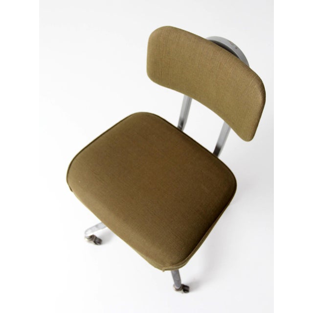 Metal Mid-Century Industrial Swivel Office Chair For Sale - Image 7 of 17