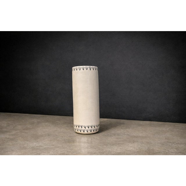 Contemporary Painted Flower Vase , Mud & Ink, Taller Maya, 2024 For Sale - Image 3 of 8