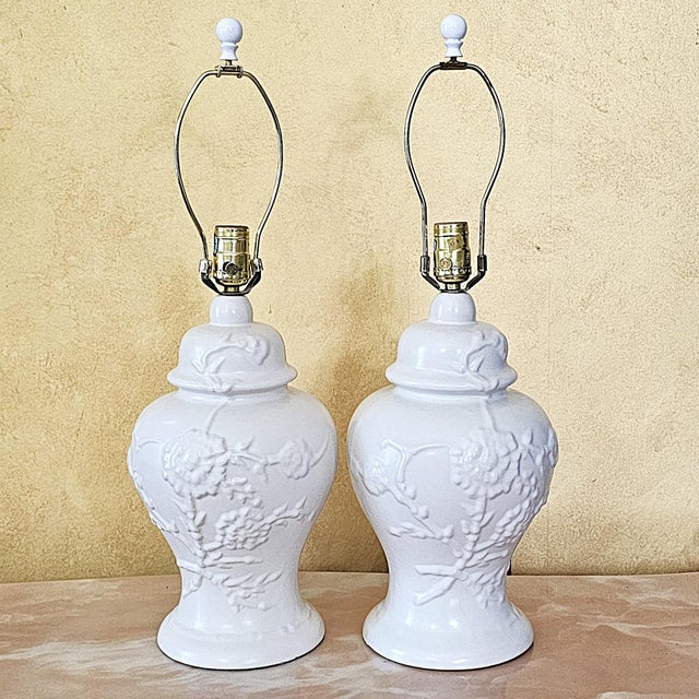 Pair of Vintage White Ceramic Ginger Jar Table Lamps With Floral Relief & Diane Shades For Sale In Washington DC - Image 6 of 18