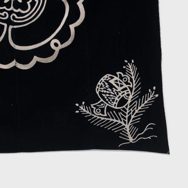 Vintage Japanese Indigo Folk Kamon Textile For Sale - Image 4 of 8