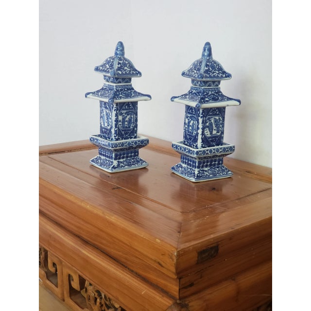 Chinoiserie Chinoserie Blue & White Ceramic Pagoda Jars - a Pair For Sale - Image 3 of 11
