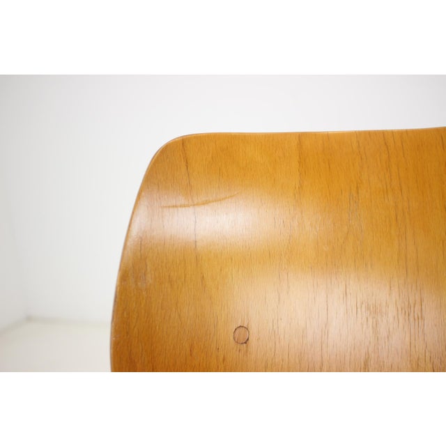 Set of Chairs by Ton, Czechoslovakia, 1965 For Sale - Image 3 of 15