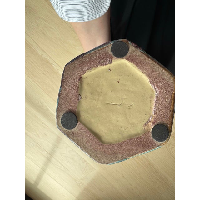 Contemporary Pair of Large 13.5" Hexagonal John Shedd Studio Pottery Vases - Oxblood & Turquoise Flambé For Sale - Image 3 of 6