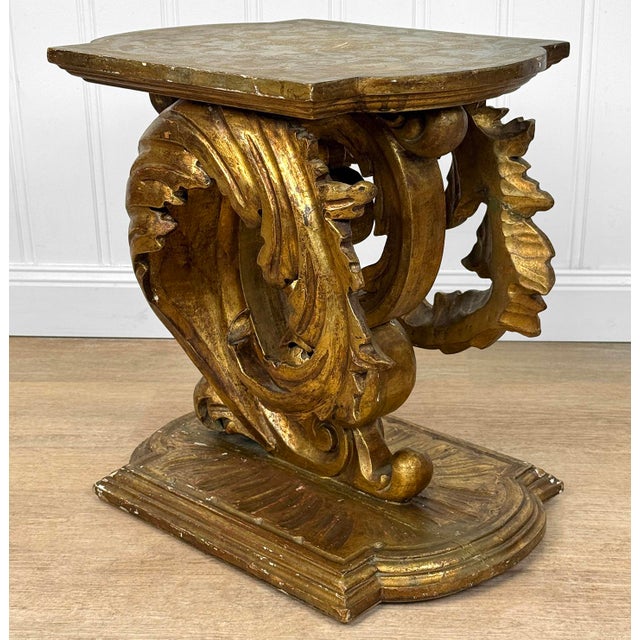 Vintage Italian Rococo Gold Giltwood Acanthus Pedestal Side Table For Sale - Image 6 of 13