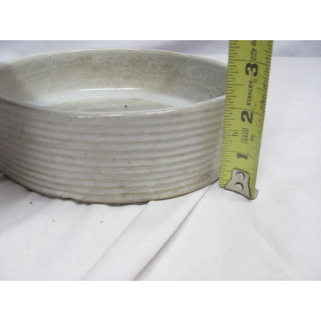 Mid-Century Modern Vintage Zanesville Pottery White Ribbed Bowl Homespun Style 7.25" Diameter For Sale - Image 3 of 10