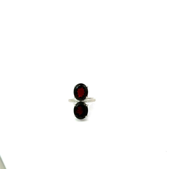 Metal Retro Style Bold Two-Stone 8.47 Carat Garnet Ring in Sterling Silver - Size 8 For Sale - Image 7 of 11