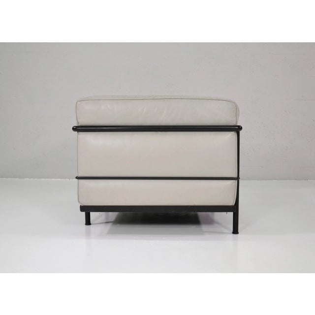 Early Production Gray and Black Lc3 Lounge Chair by Le Corbusier for Cassina, Signed For Sale In Miami - Image 6 of 11